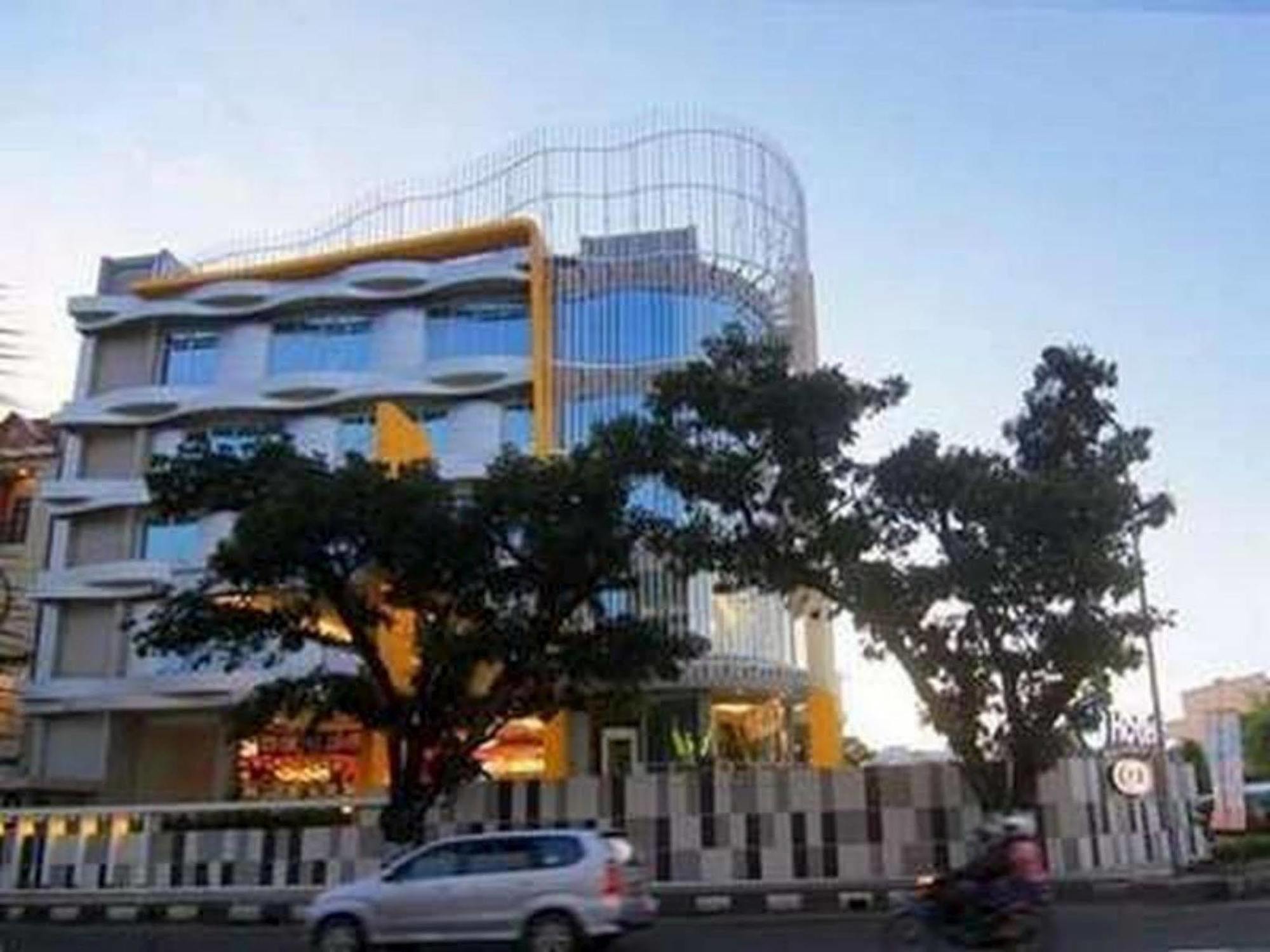 61 Hotel 3*